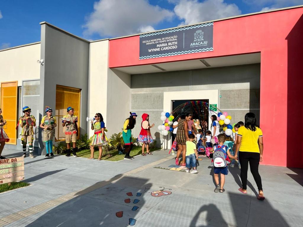 Volta às aulas: SMTT leva ação educativa às escolas municipais - SMTT Aracaju